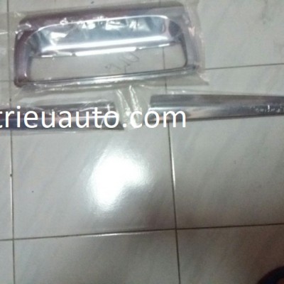 tay mở cốp  xe D-MAX 2017