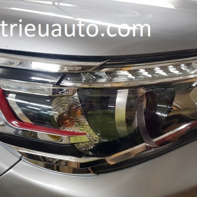viền đèn trước xe Revo 2018