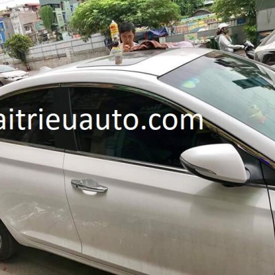 viền khung kính xe Hyundai Accent 2018
