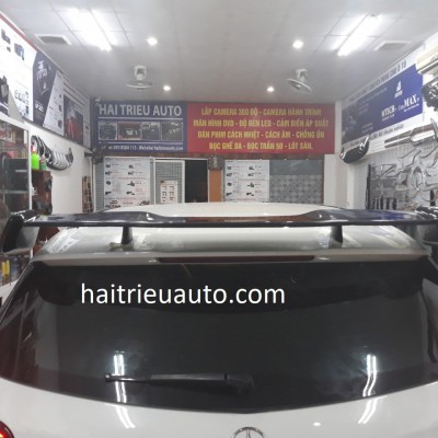 Đuôi gió thể thao cho xe Mercedes A200