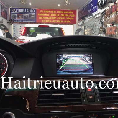 Lắp camera lùi cho xe BMW 530i