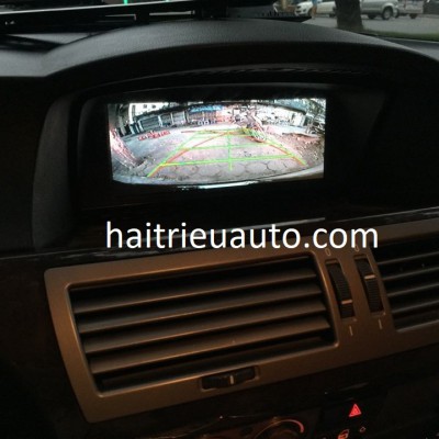 Lắp camera lùi cho xe BMW 750 