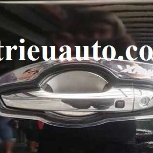 chén cửa Mitsubishi Xpander