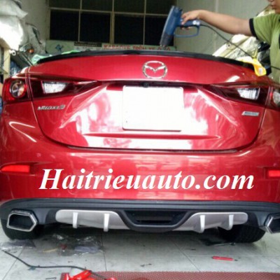 Ốp chia đôi pô Mazda 3