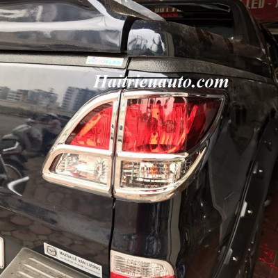 Viền đèn sau Mazda BT50