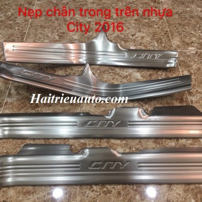 Nẹp bước chân trong Honda City 2016