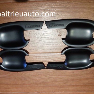 chén cửa cho xe colorado