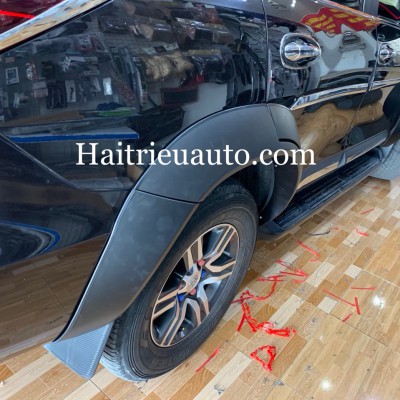 ốp cua lốp xe Toyota Fortuner