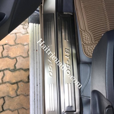 nẹp bước chân trong mazda bt-50