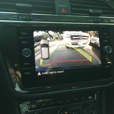 Camera lùi theo xe Volkswagen