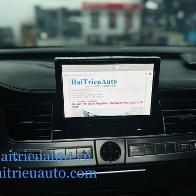 M&agrave;n h&igrave;nh android Omas xe audi A8