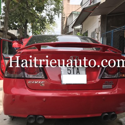 Đuôi cá cao có đèn honda civic 2010