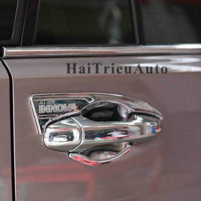 Chén cửa cho xe innova 2017