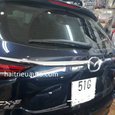 nẹp trang tr&iacute; tay mở cốp mazda cx5 2018