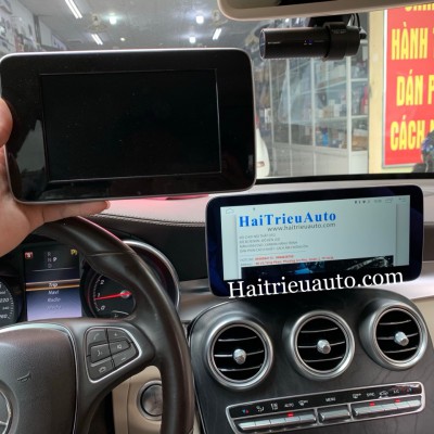 M&agrave;n h&igrave;nh theo xe Mercedes GLC 300