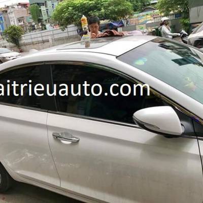 viền khung kính xe Hyundai Accent 2018