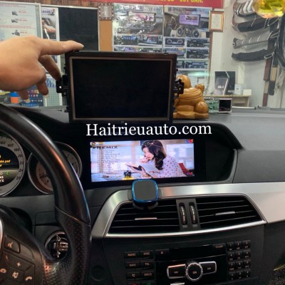 M&agrave;n h&igrave;nh android theo xe Mercedes C Class