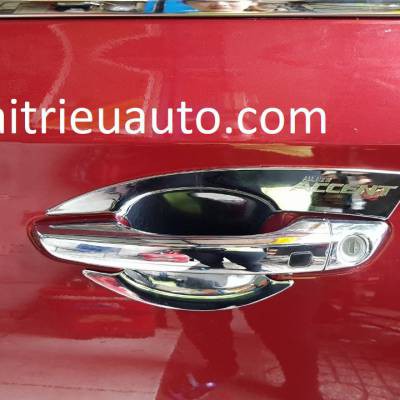 chén cửa xe Hyundai Accent 2018