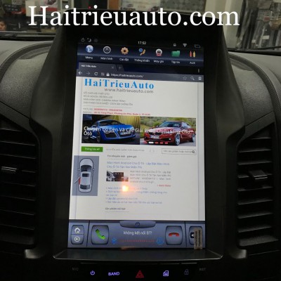 m&agrave;n h&igrave;nh tesla theo xe ford Ranger 