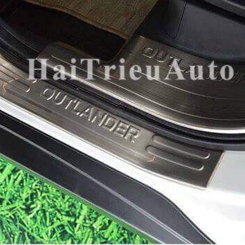 Nẹp bước chống trầy PAZERO SPORT