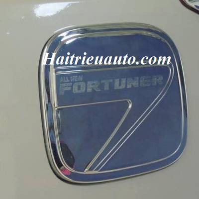 Nắp xăng Fortuner 2017