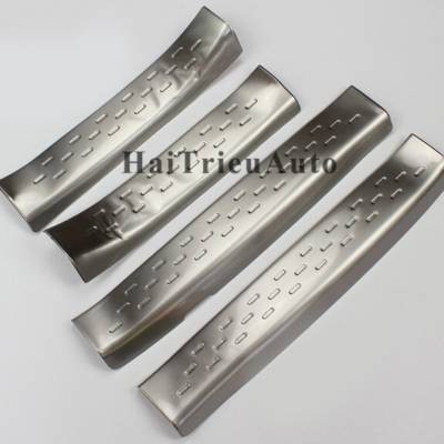 Nẹp bước chân trong Mazda 6