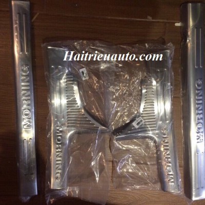 Nẹp bước chân trong Kia Morning