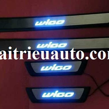 nẹp bước chân có đèn Toyota Wigo 