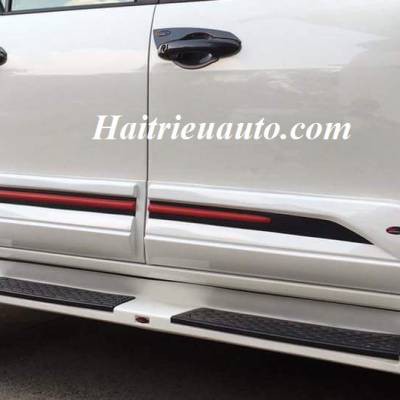 Ốp hông Thái Lan cho Toyota Hilux 2017