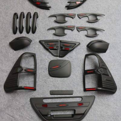 Ốp trang trí Toyota Hilux 2017