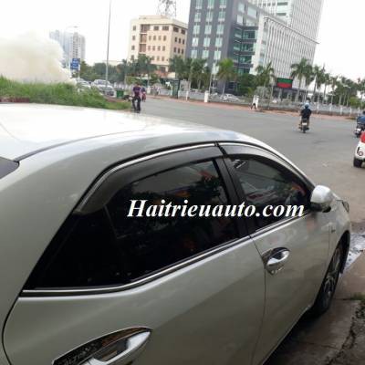 V&egrave; che mưa viền xi Toyota Altis