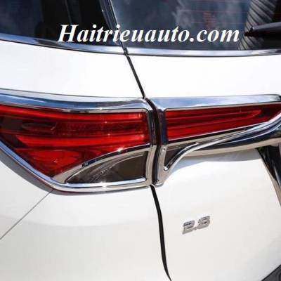 Viền đèn sau Fortuner 2017
