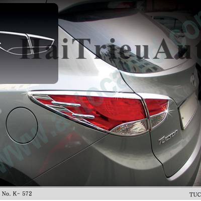 Viền đ&egrave;n sau Tucson