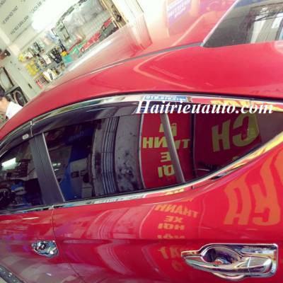 Viền khung kính Hyundai Elantra