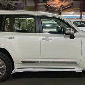 Ốp hông xe Toyota Land Cruiser 2022