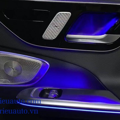 Led m&agrave;ng loa led xe mercedes C 2022