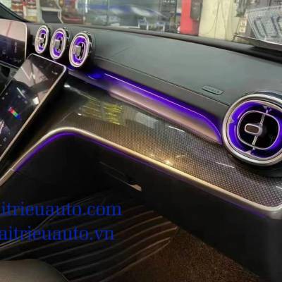 Cửa gi&oacute; Turbine led trước xe mercedes C 2022