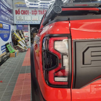 Viền đèn sau xe Ford Ranger 2025