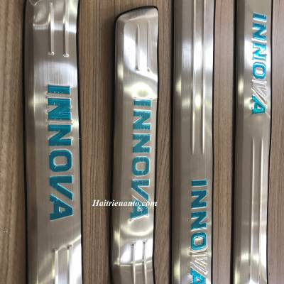 Nẹp bước ch&acirc;n cho xe innova 2016