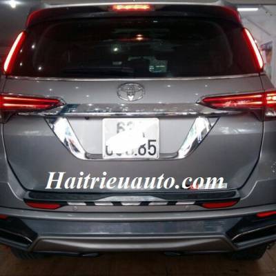Chống trầy cốp sau hàng thái lan Fortuner 2017