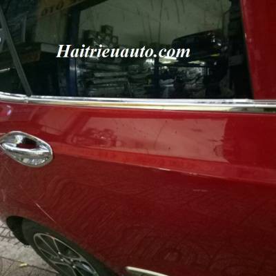 Nẹp ch&acirc;n k&iacute;nh Hyundai Grand I10