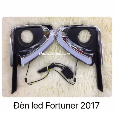 Đ&egrave;n led gầm Fortuner 2017
