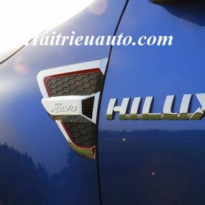 Ốp mang cá Hilux