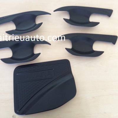 chén cửa đen cho xe navara 