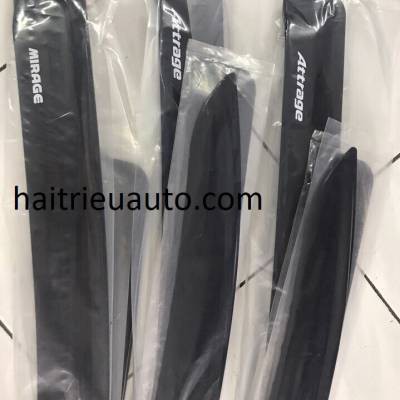 vè che mưa xe Attrage