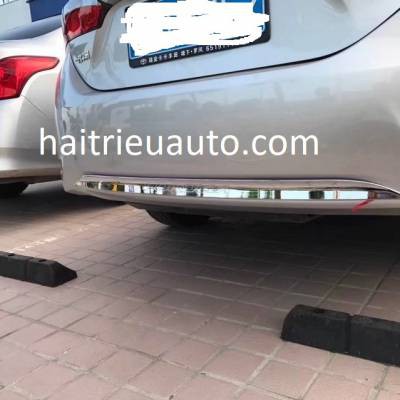 ốp trang tr&iacute; cản sau xe altis