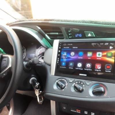 màn hình android zestech theo xe innova 