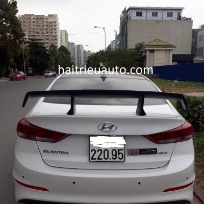 đuôi gió thể thao xe Hyundai Elantra