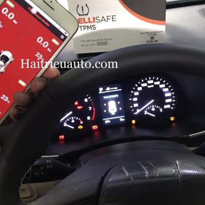 Cảm biến sáp suất lốp hiện thị trên taplo xe Kia Cerato