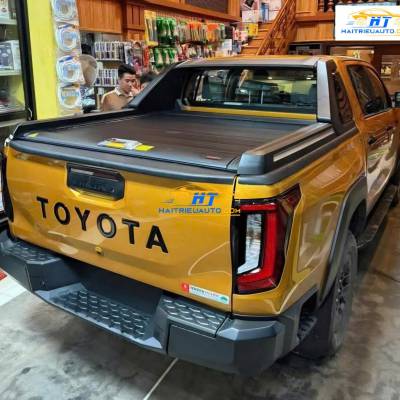 Nắp th&ugrave;ng cuộn xe Toyota Hilux
